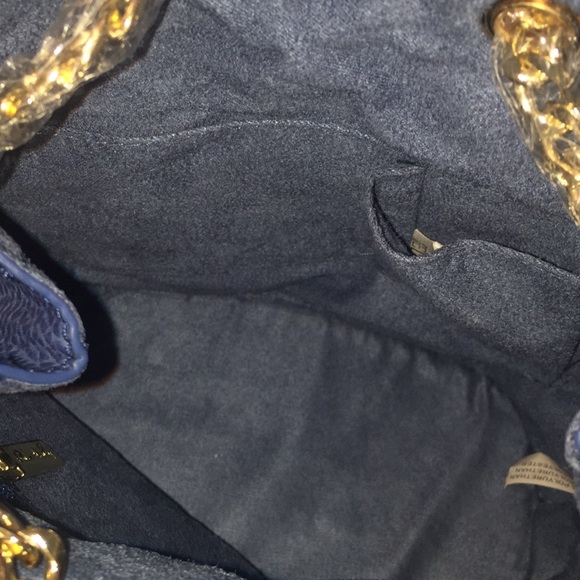 LAST ONE Maise Bucket Crossbody In Blue - Picture 8 of 8